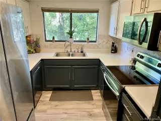 Photo #2: 2395735 Listing 