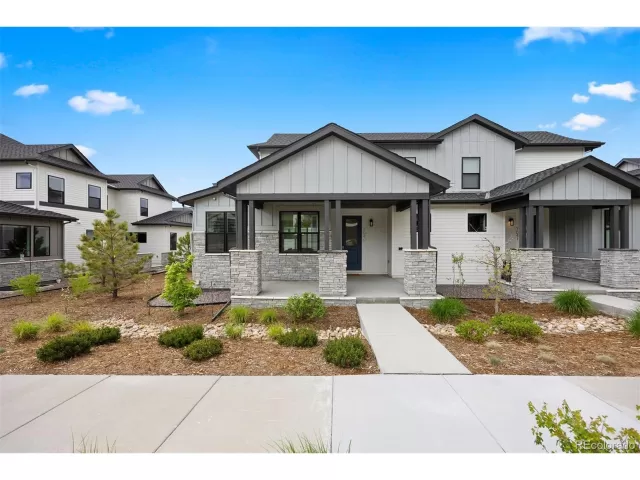 MLS: 2395785 Condo For Sale