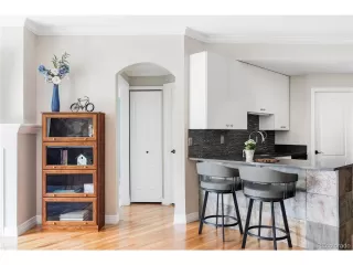 Photo #5: 2397010 Listing