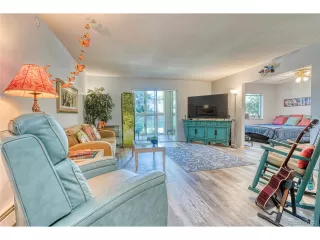 Photo #2: 2397042 Listing