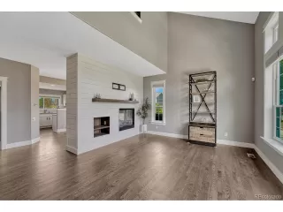 Photo #4: 2398725 Listing