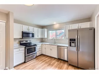 Photo #5: 2399039 Listing 