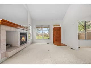 Photo #5: 2402134 Listing