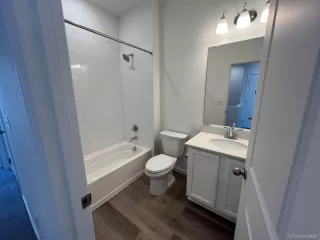 Photo #6: 2402178 Listing