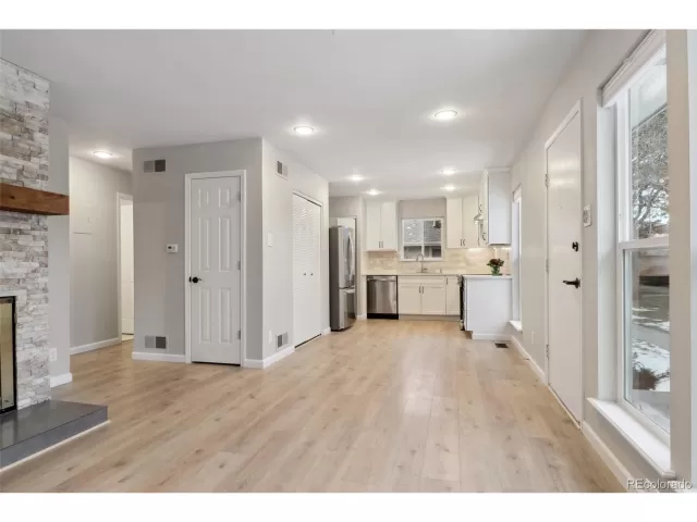 MLS: 2402190 Condo For Sale