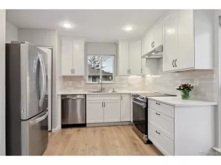 Photo #3: 2402190 Listing 