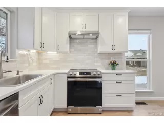 Photo #4: 2402190 Listing 