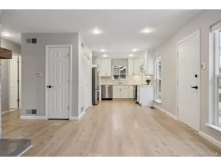 Photo #6: 2402190 Listing 