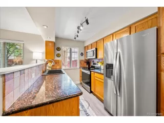 Photo #5: 2403017 Listing 