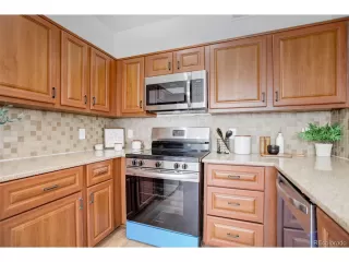 Photo #5: 2403227 Listing 