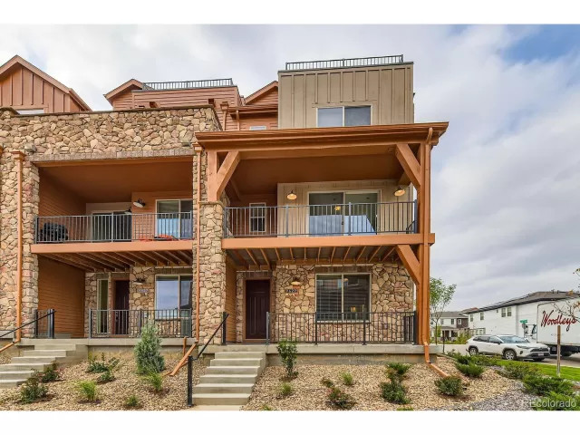 MLS: 2404219 Condo For Sale