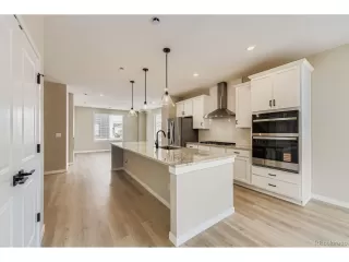 Photo #4: 2404219 Listing