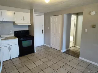 Photo #4: 2404954 Listing