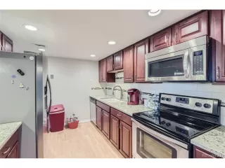 Photo #5: 2405767 Listing 