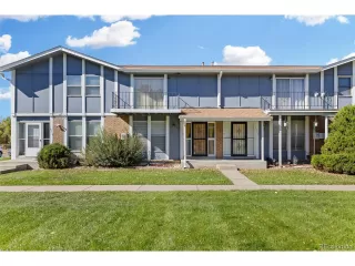 Browse active condo listings in LYN MEADOWS