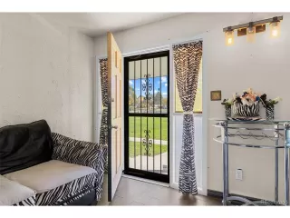 Photo #4: 2406051 Listing