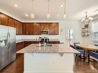 Photo #5: 2406820 Listing