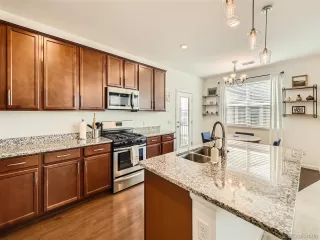 Photo #6: 2406820 Listing