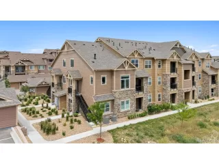 Photo #5: 2408604 Listing