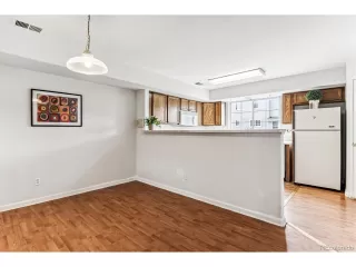 Photo #4: 2409255 Listing