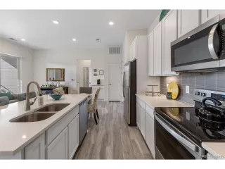 Photo #2: 2410285 Listing 