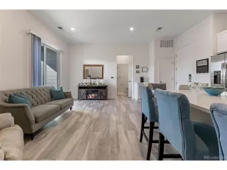 Photo #4: 2410285 Listing 