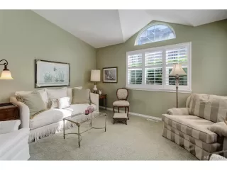 Photo #4: 2410626 Listing