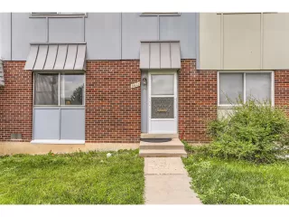 Photo #4: 2410701 Listing