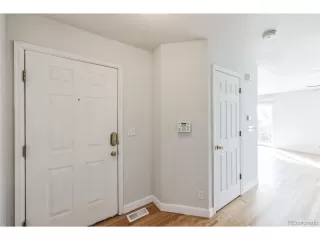 Photo #2: 2412366 Listing 