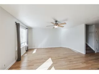 Photo #5: 2412366 Listing 