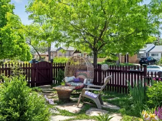 Photo #2: 2412621 Listing