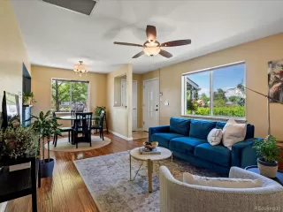 Photo #5: 2412621 Listing