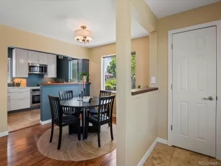 Photo #6: 2412621 Listing