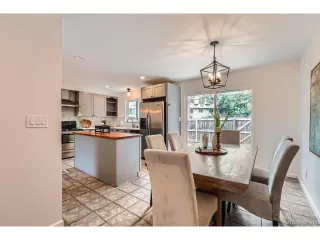 Photo #4: 2414314 Listing