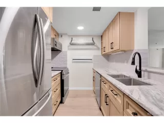 Photo #5: 2415844 Listing