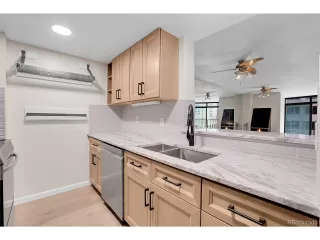 Photo #6: 2415844 Listing