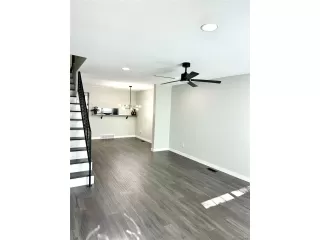 Photo #3: 2417833 Listing