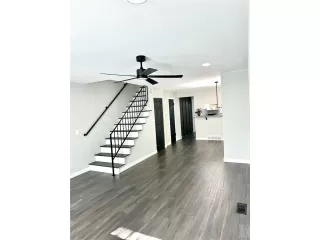 Photo #4: 2417833 Listing