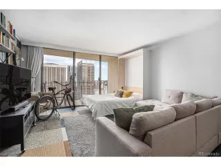 Photo #4: 2418008 Listing 