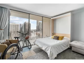 Photo #5: 2418008 Listing 