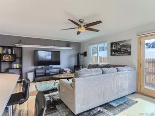 Photo #5: 2419486 Listing 