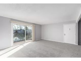 Photo #6: 2420932 Listing 