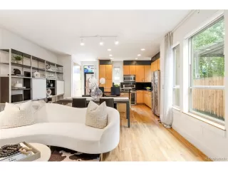 Photo #3: 2422196 Listing