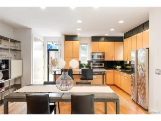 Photo #4: 2422196 Listing