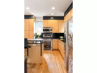 Photo #5: 2422196 Listing