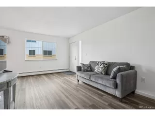 Photo #4: 2422906 Listing 