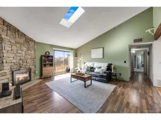 Photo #4: 2425704 Listing