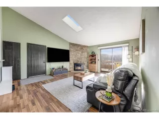 Photo #5: 2425704 Listing