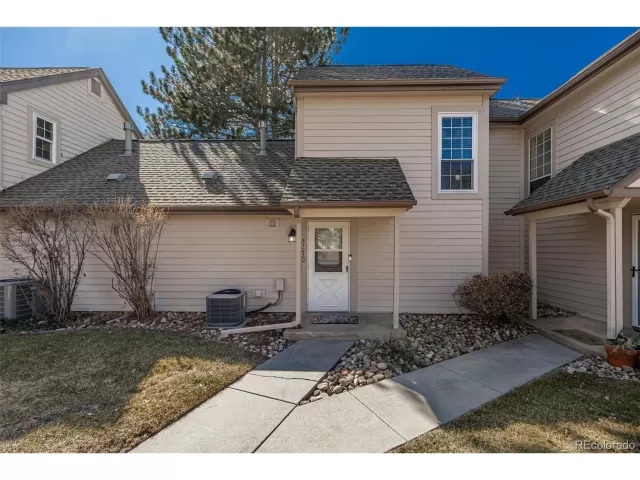 MLS: 2426235 Condo For Sale