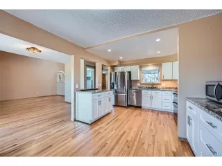 Photo #6: 2426531 Listing